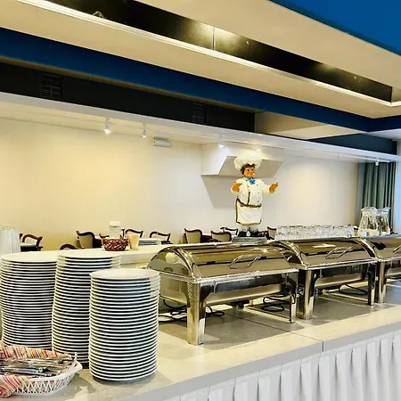 منتجع Alga Baltic 3*