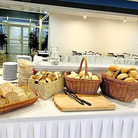 Alga Baltic منتجع سفينويتشي